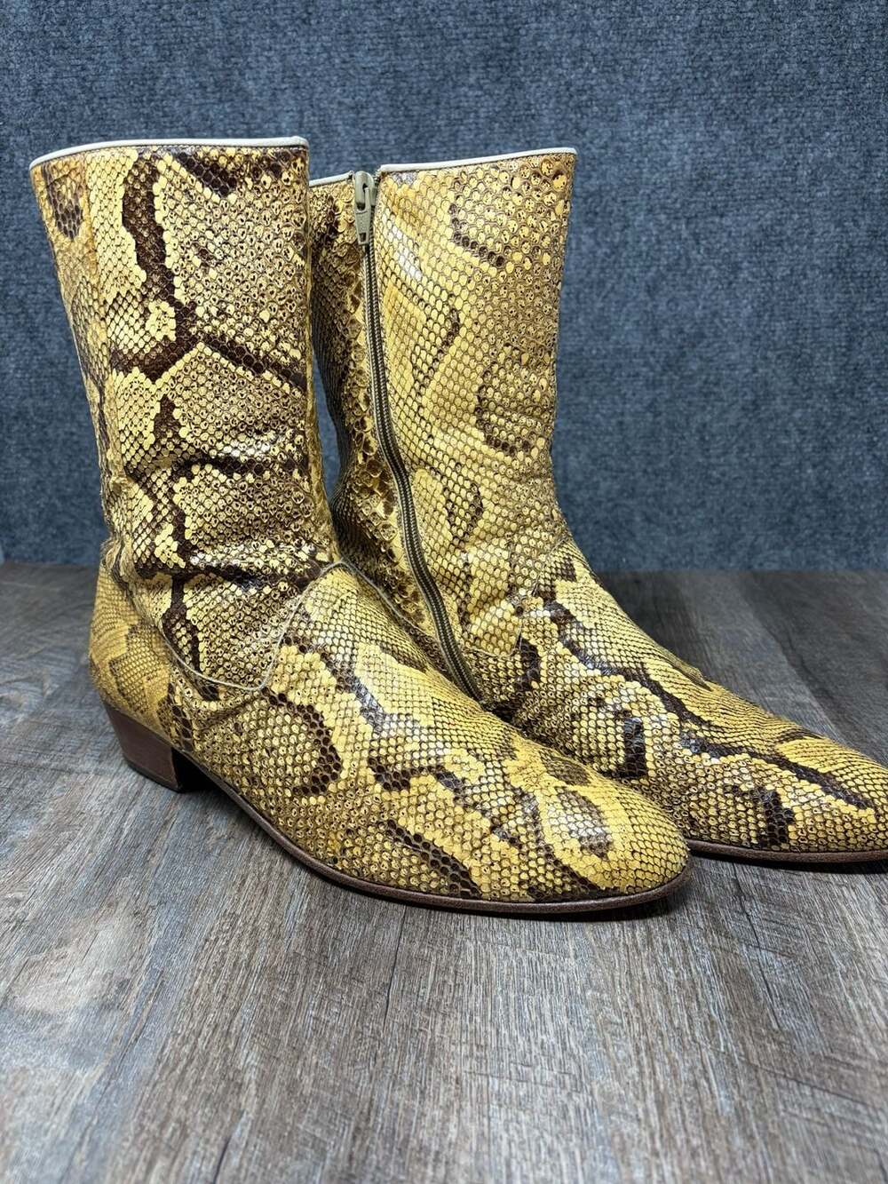 VTG men’s Giorgio Brutini Python Snakeskin high side zip almond toe Boots US-12